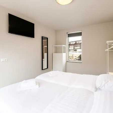 Apartment With Sea View And Parking In