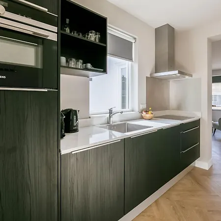 With Sea View And Parking In Apartamento