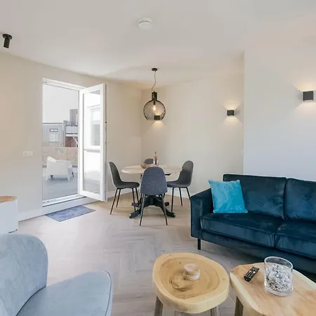 With Sea View And Parking In Apartamento