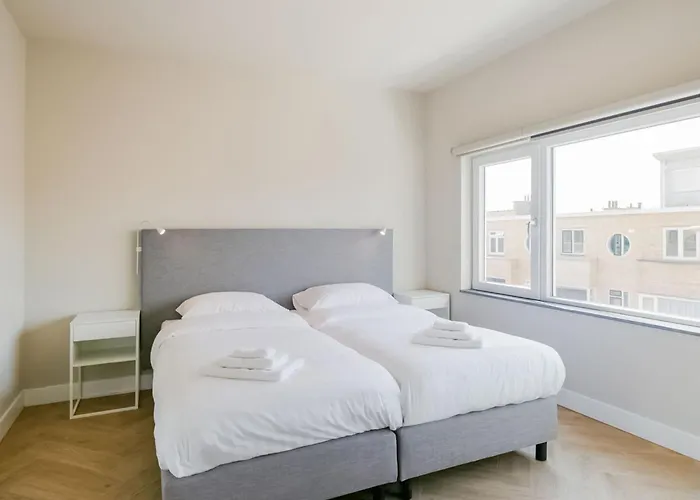 With Sea View And Parking In Apartman