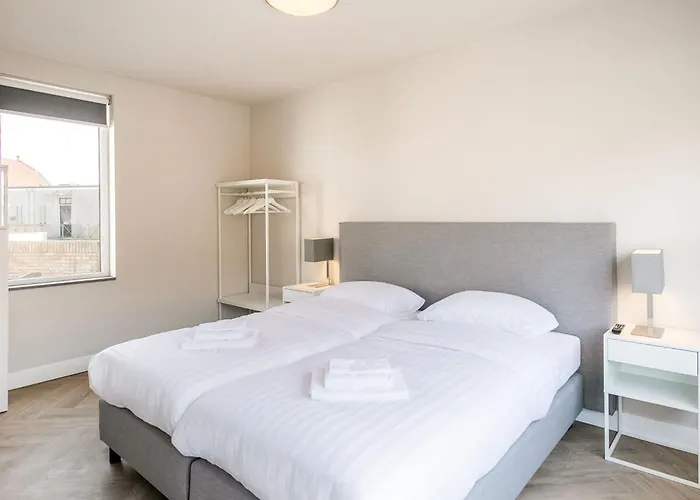 With Sea View And Parking In Apartman