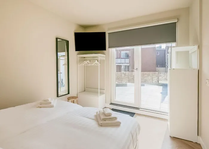 With Sea View And Parking In Apartman